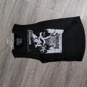 No sleeve Black craft women's tee